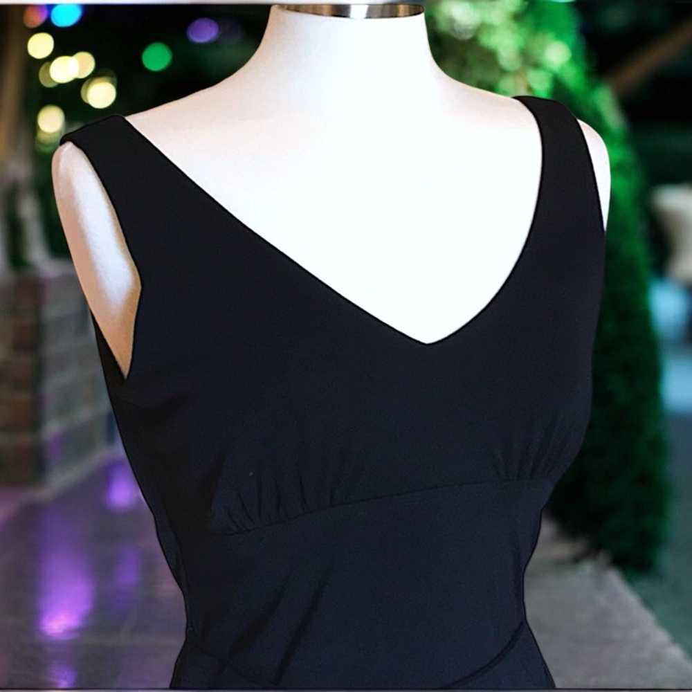 Studio Y Black Jersey V-Neck Front & Back Ruffled Hem Dress - Picture 13 of 16